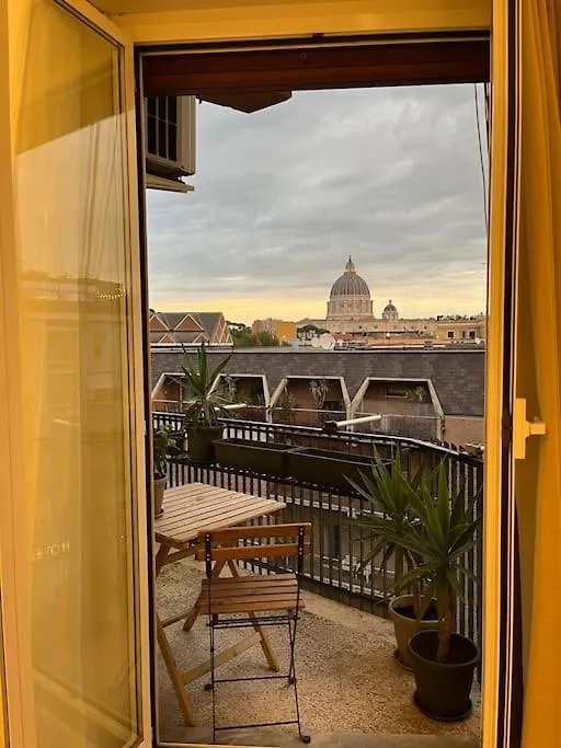 Sunny Room With Stunning San Pietro View Rome